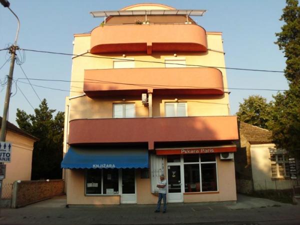 Izdavanje dvosobnog stana u centru Obrenovca 150 e