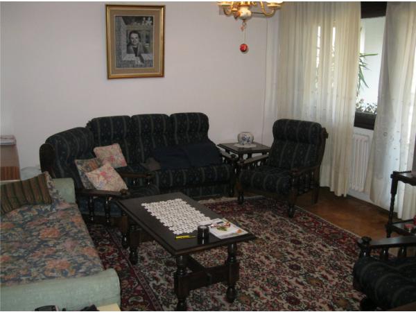 Trosoban stan u Rojkovcu u Obrenovcu, 82m2, u odličnom stanju