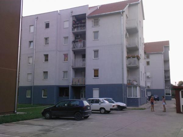 Dvosoban stan, ulica Majdanska, 54m2, uknjižen