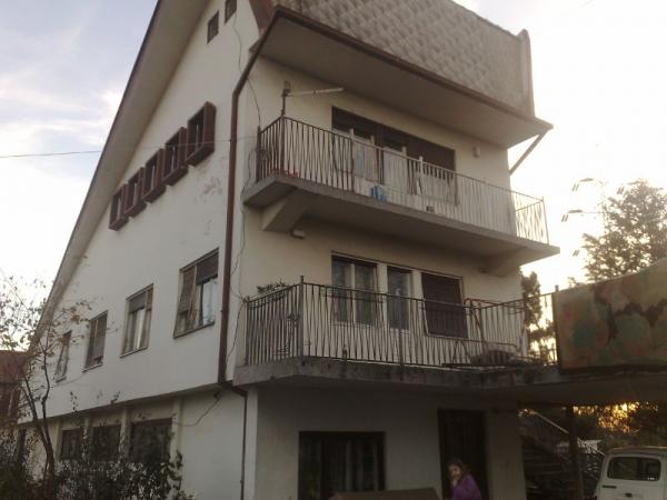 Kuća u Bariču na 7 ari placa 240 m2