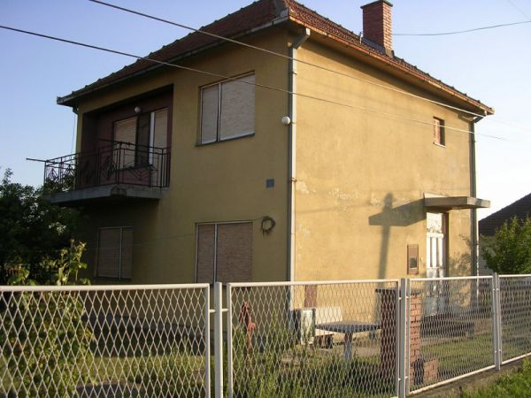 Kuća za iznajmljivanje u naselju Potića voće, 110m2